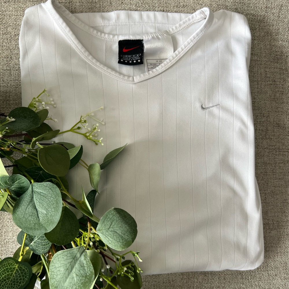 Nike: Long-sleeve Silky Shirt